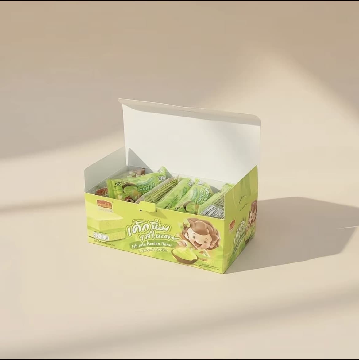 เค้กนิ่มรสใบเตย เถ้าแก่เนี้ย | 1 กล่อง 12 ชิ้น ( รับ6,700 แต้ม)