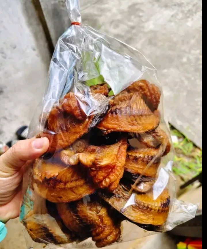 ปลาสวายย่าง รมควัน ปลาตากแห้ง หอมอร่อย500กรัม(รับ11,750แต้ม) 