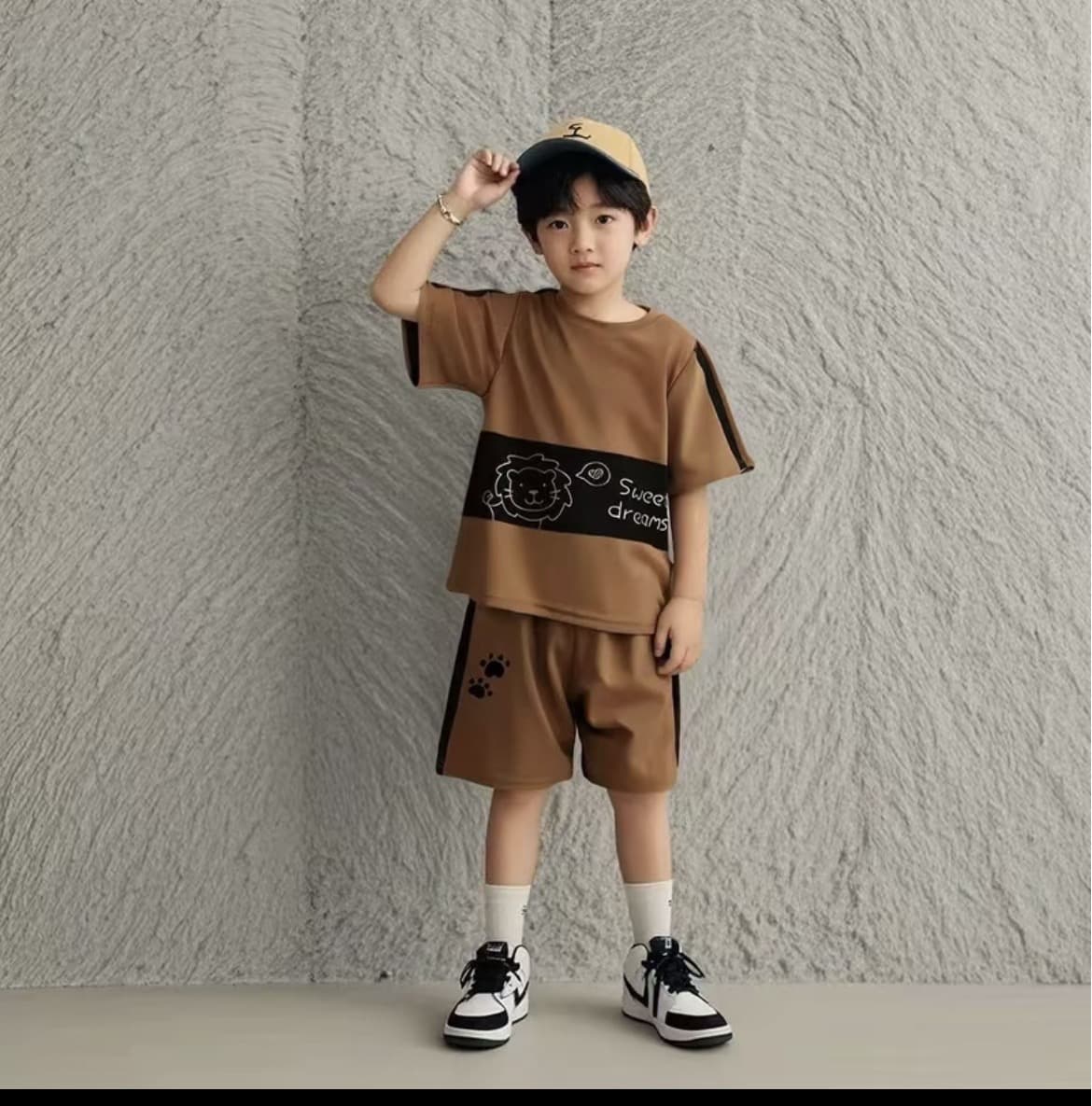 ชุดเสื้อเด็ก แฟชั้นเด็ก เซ็ท 2ชิ้นสีน้ำตาล/สีครีมลายเขียว ใส่เที่ยวสวยมาก Size110cm(รับ8,500 แต้ม)