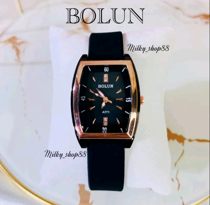 นาฬิกาข้อมือ Bolun รุ่นหน้าทรงถังประดับเพชร4เม็ดสายซิลโคนสีดำปัดดำ(รับ11200แต้ม)