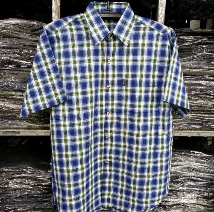 สีกรม เสื้อเชิ้ตแขนสั้นใส่สบายไม่ร้อน (รับ11,700แต้ม)