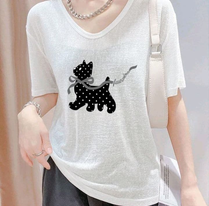 ลาย-1 เสื้อแขนสั้นสำหรับผู้หญิง ลายแมว พิมพ์ ดีไซน์ไม่ซ้ำใคร ดีไซน์สไตล์อ่อนหวาน ทรงหลวม ผ้าบาง ผ้าระบายอากาศดี ไม่ร้อน อบอ้าว พร้อมส่งโดยตรง คุณภาพดี รุ่นขายดี จับคู่ได้หลากหลาย (รับ9,200แต้ม)
