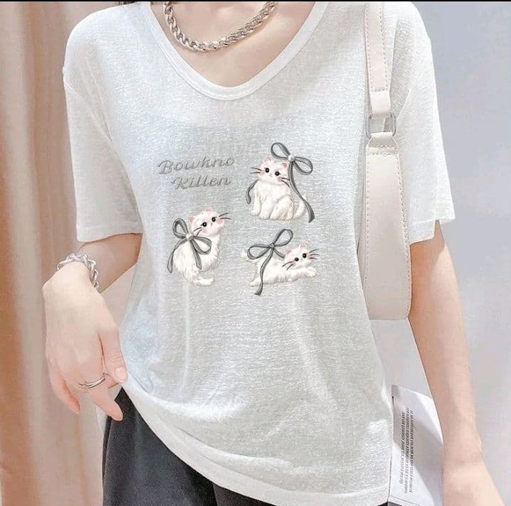 ลาย-7 เสื้อแขนสั้นสำหรับผู้หญิง ลายแมว พิมพ์ ดีไซน์ไม่ซ้ำใคร ดีไซน์สไตล์อ่อนหวาน ทรงหลวม ผ้าบาง ผ้าระบายอากาศดี ไม่ร้อน อบอ้าว พร้อมส่งโดยตรง คุณภาพดี รุ่นขายดี จับคู่ได้หลากหลาย (รับ9,200แต้ม)