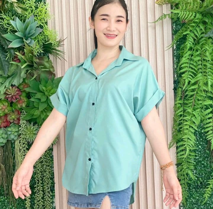 สีเขียวมิ้นท์ ฟรีไซส์ อก44 นิ้วFs เสื้อเชิ้ตผู้หญิงแขนสั้น แขนแต่งเบิ้ล (รับ12,700แต้ม)