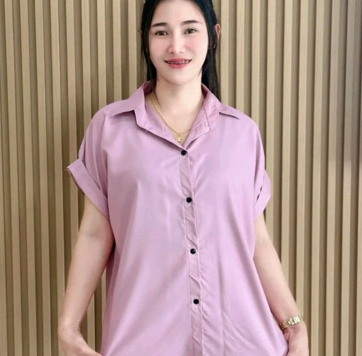สีกลีบบัว ฟรีไซส์ อก44 นิ้วFs เสื้อเชิ้ตผู้หญิงแขนสั้น แขนแต่งเบิ้ล (รับ12,700แต้ม)