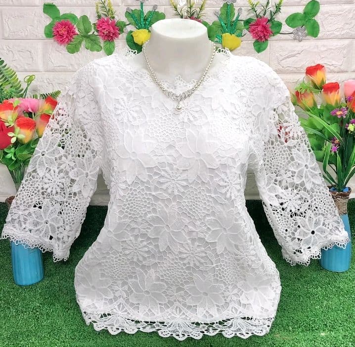เสื้อลูกไม้น่ารักๆ อก38-42 มีซับในทั้งตัว Lady เสื้อลูกไม้ (รับ11,200แต้ม)