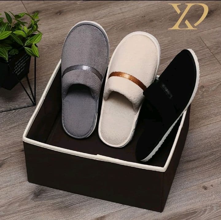 Slipper รองเท้าใส่ในบ้าน รองเท้าโรงแรม พื้นยางสลิปเปอร์ กันลื่น (รับ6,200แต้ม)