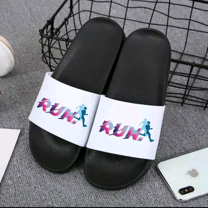 (สีขาว) รองเท้าแตะ unisex รองเท้าแฟชั่นสุดเท่ คุณภาพคุ้มค่า เกินราคาแถมราคา ก็สบายใส่เที่ยวหรือทำงานก็เท่ได้ทุกแนว (รับ7,700แต้ม)