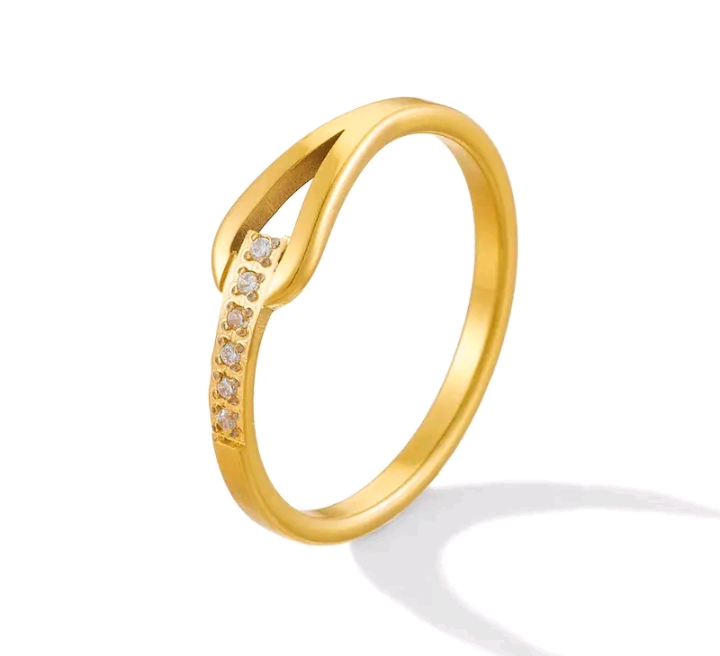 Mala แหวนเหล็กไททาเนี่ยมทอง18k แหวนแฟชั่น(รับ7200แต้ม)