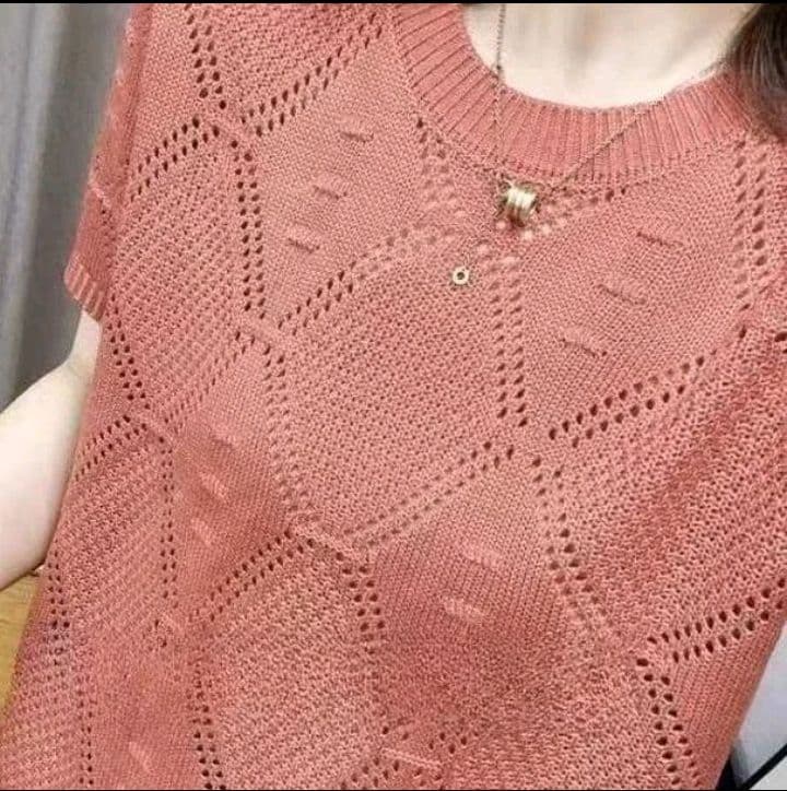 เสื้อถักแขนสั้นใหม่ สีใบเมปลสีแดง M-3XL เหมาะสำหรับ40-70kg ส่งตรงจากกรุงเทพ (รับ12,200แต้ม)