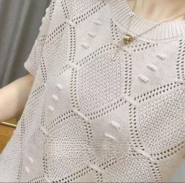 เสื้อถักแขนสั้นใหม่ สีเบจ M-3XL เหมาะสำหรับ40-70kg ส่งตรงจากกรุงเทพ (รับ12,200แต้ม)