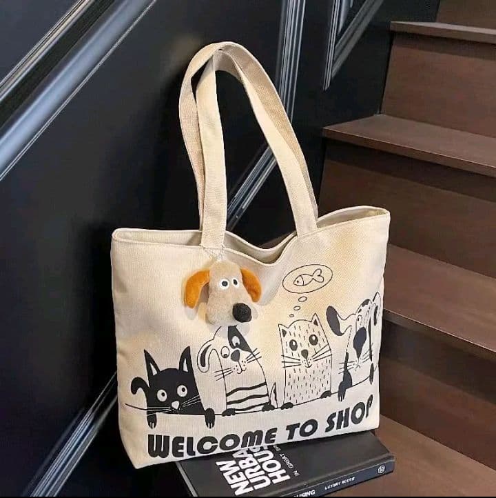 กระเป๋าสะพายข้าง Dog-ครีม(มีซิป) ขนาด38*30*4ซม. ไม่มีพวงกุญแจ (รับ8,200แต้ม)