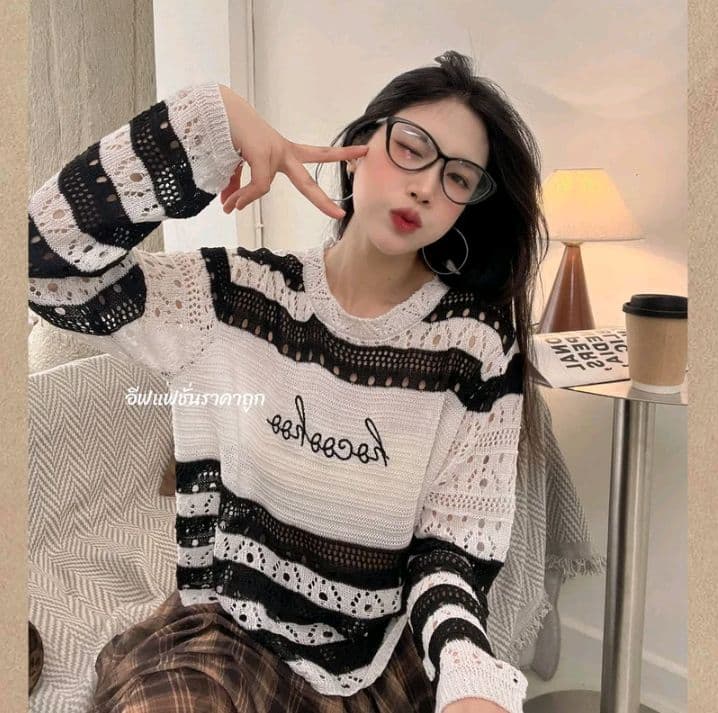เสื้อไหมพรมฉลุ สีดำ แขนยาว Over size (อก32-50นิ้ว) เสื้อผู้หญิง (รับ16,200แต้ม)