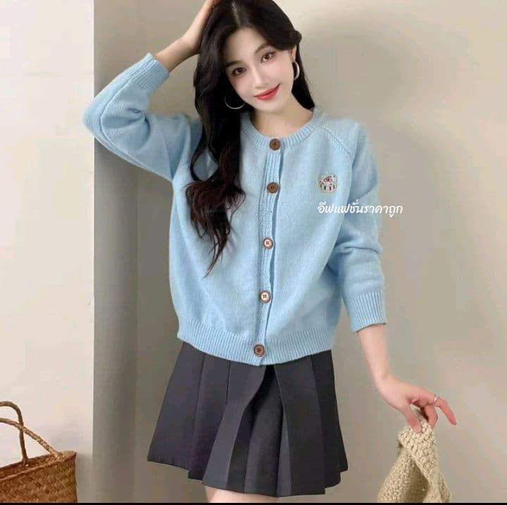 สีฟ้า เสื้อแฟชั่นไหมพรม แขนยาว สีพื้น กระดุมปลดได้ทุกเม็ด Over size(อก 32-48 นิ้ว) เนื้อผ้าไหมพรม ผู้หญิง Women Clothing (รับ18,200แต้ม)