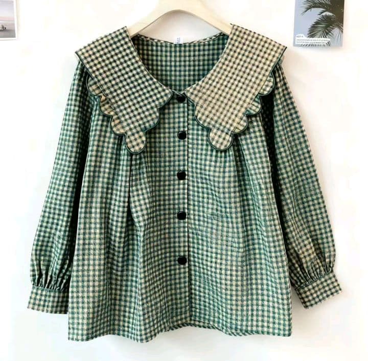 สีแอปริคอท-เขียว เสื้อเชิ้ต ลายสก๊อต คอปกปีเตอร์แพน สำหรับผู้หญิง สไตล์ฝรั่งเศส คอลเลคชั่นฤดูใบไม้ผลิ เสื้อเบลาส์แขนยาว ไม่ซ้ำใครแขนโคมไฟโดดเด่น เหมาะสำหรับฤดูใบไม้ผลิและฤดูใบไม้ร่วง (รับ19,700แต้ม)